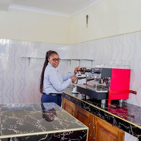 Kilimanjaro Crane Hotel Moshi Kültér fotó