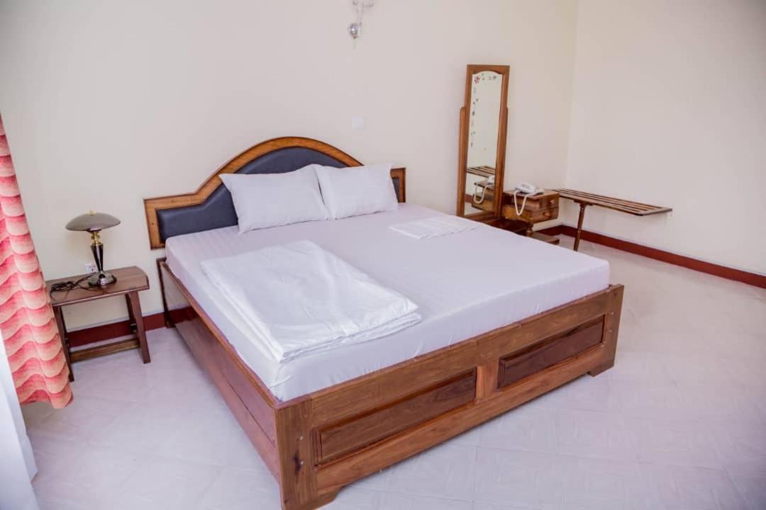 Kilimanjaro Crane Hotel Moshi Kültér fotó
