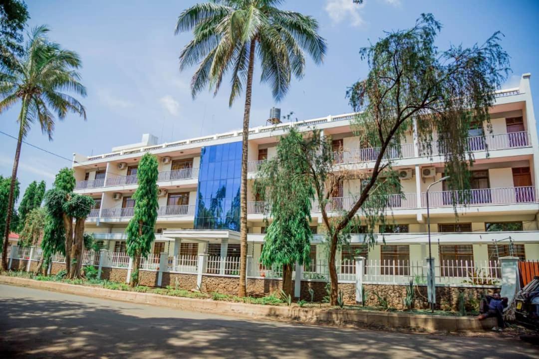 Kilimanjaro Crane Hotel Moshi Kültér fotó