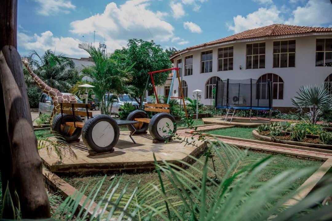 Kilimanjaro Crane Hotel Moshi Kültér fotó