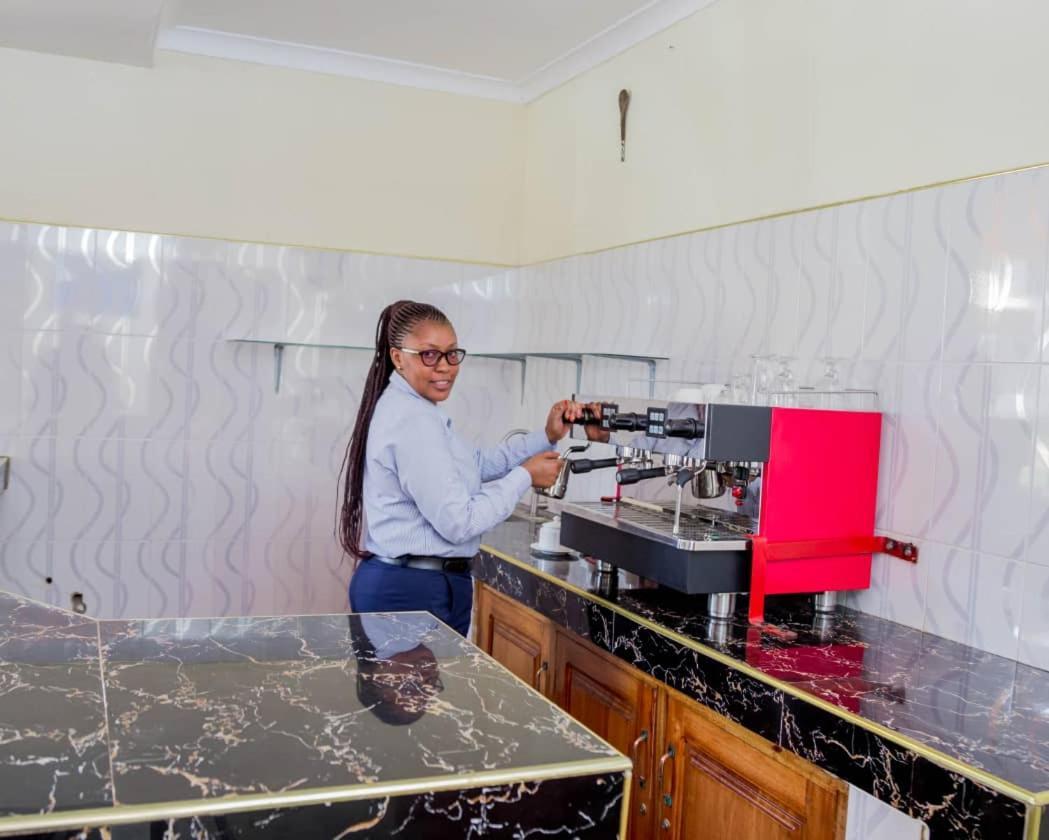 Kilimanjaro Crane Hotel Moshi Kültér fotó