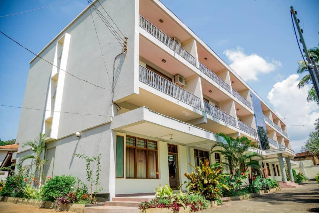 Kilimanjaro Crane Hotel Moshi Kültér fotó