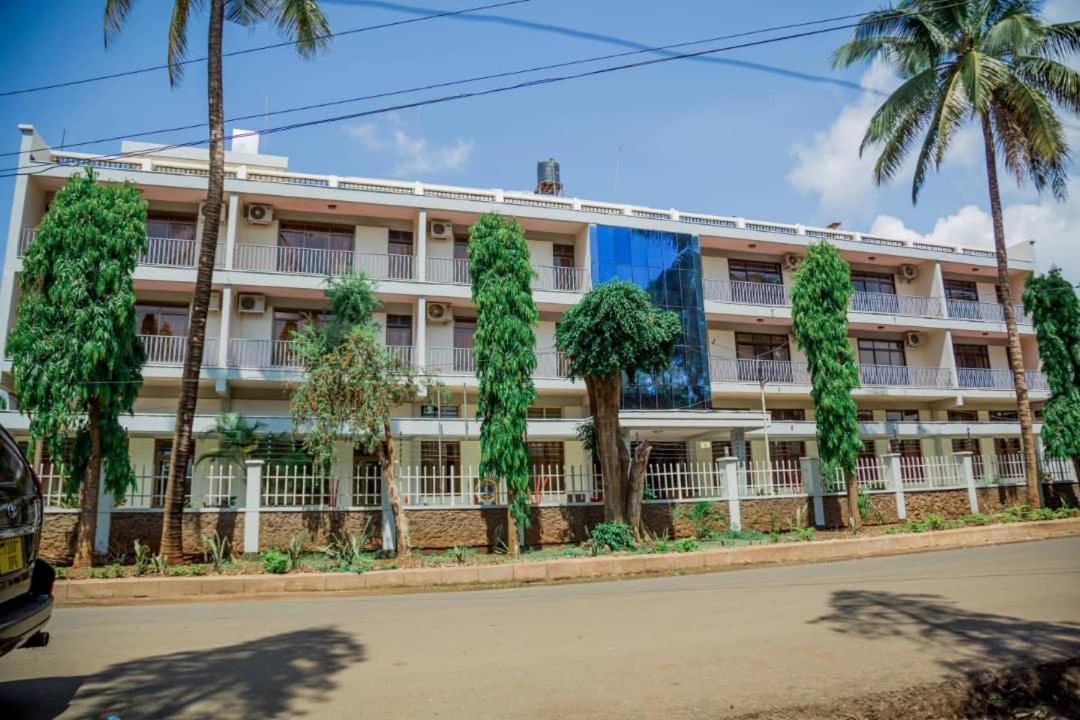 Kilimanjaro Crane Hotel Moshi Kültér fotó